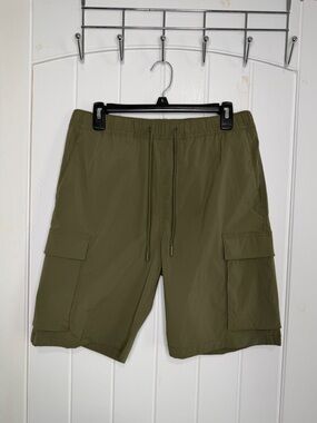 H&M Regular Fit Coupe Standard Olive Green Cargo Shorts Size/Medium